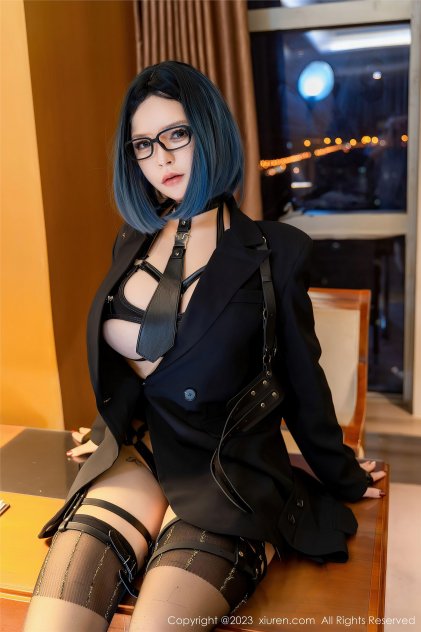 火爆身材性感内衣美女模特高清海报