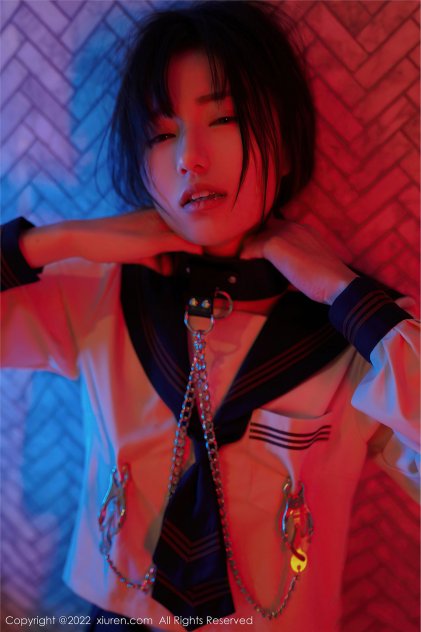 国产亚洲精品美女久…海报