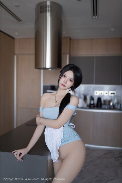 久久自拍青草衣衣海报